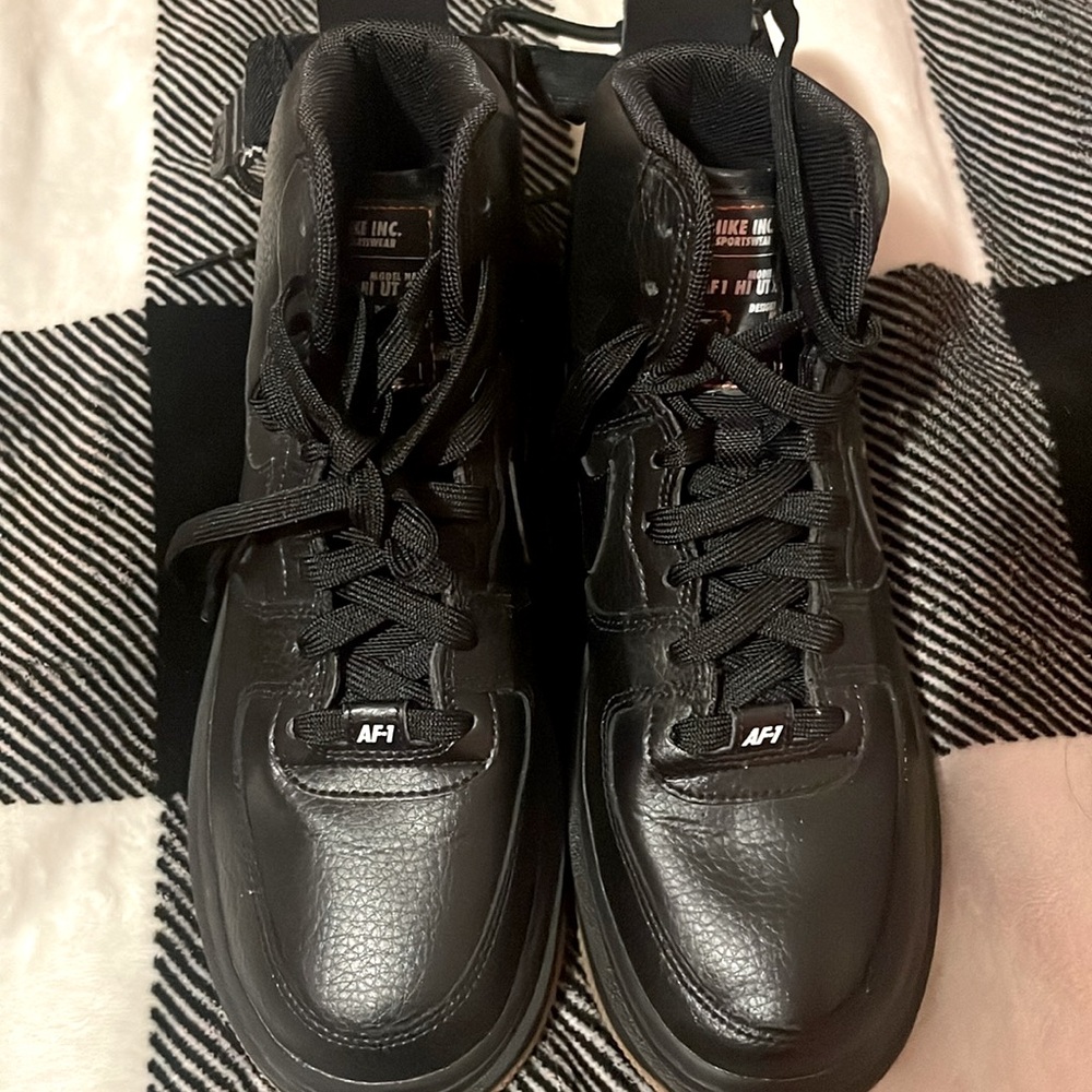 Black Nike INC air force one shoes